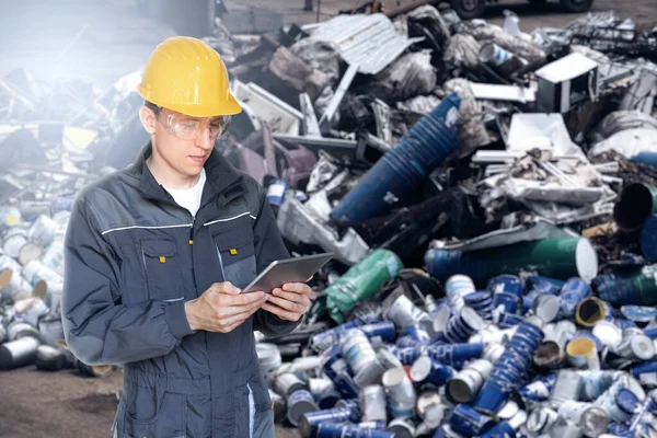 Worker Digital Tablet Waste Recycling Plant Waste Management Concept — Stock Photo, Image