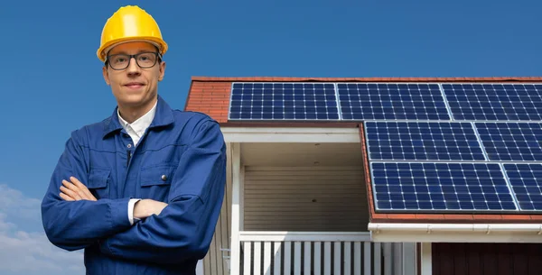 Engineer Background House Roof Solar Panels —  Fotos de Stock