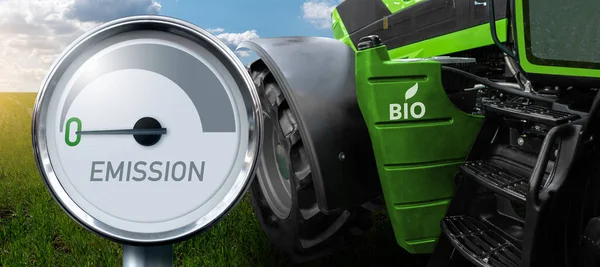 Trattore Agricolo Alimentato Biocarburanti Calibro Con Iscrizione Emission Freccia Punti — Foto Stock
