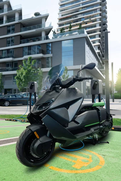 Elektrische Scooter Met Laadstation Een Straat Stad Hoge Kwaliteit Foto — Stockfoto