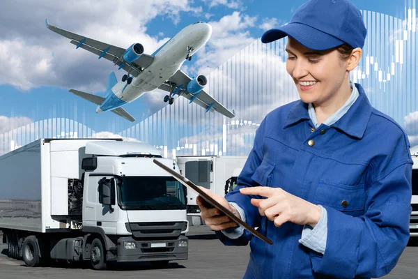 Menedżer Tabletem Cyfrowym Tle Samolotu Ciężarówek Koncepcja Handlu Międzynarodowego Logistyki — Zdjęcie stockowe