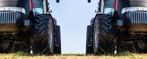 Mezőgazdasági Traktorok Egy Mezőn Kiváló Minőségű Fénykép — Stock Fotó