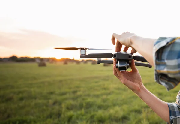 Contadino Con Drone Agricoltura Intelligente Agricoltura Precisione Foto Alta Qualità — Foto Stock