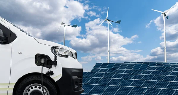 Güneş Paneli Rüzgar Türbinlerinin Arka Planında Elektrikli Minibüs Yüksek Kalite — Stok fotoğraf