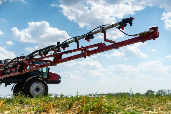Maschine Zum Sprühen Von Pestiziden Und Herbiziden Auf Dem Feld — Stockfoto