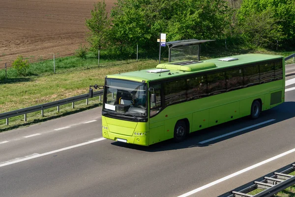 Зеленый Автобус Дороге Высокое Качество Фото — стоковое фото