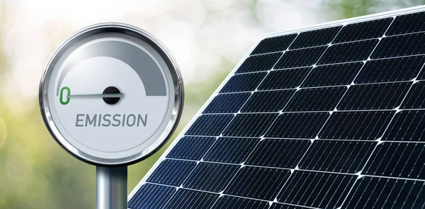 Solární Panely Zeleném Pozadí Kvalitní Fotografie — Stock fotografie