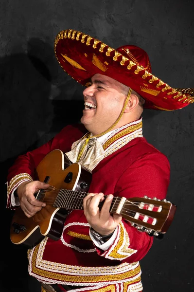 Musicien Mariachi Mexicain Sur Fond Noir — Photo