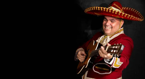 Mexikanischer Mariachi Musiker Auf Schwarzem Hintergrund — Stockfoto