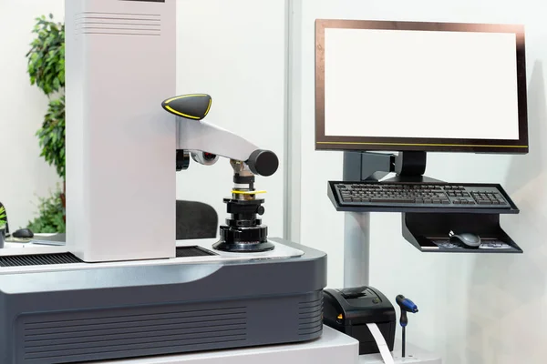 Máquina Óptica Para Medición Precisa Del Tamaño Pieza Evaluación Calidad —  Fotos de Stock