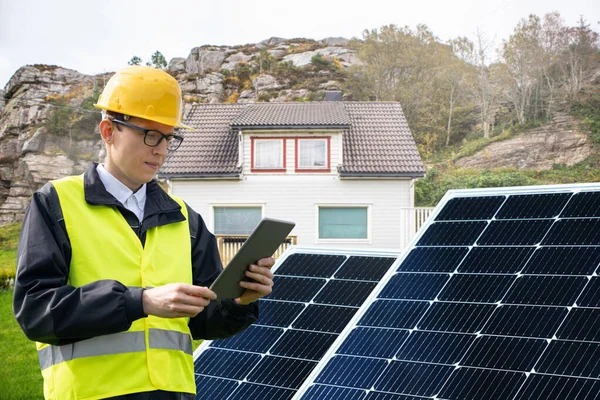 Engineer Tablet Computer Background Mobile Solar Energy Power Station — Stock Photo, Image
