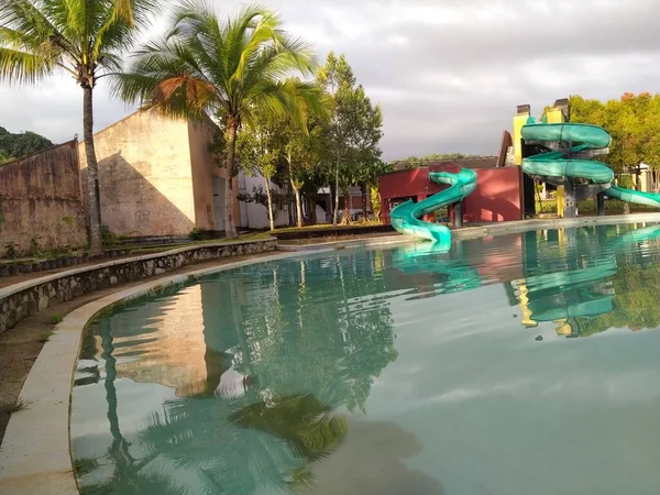 Bela Piscina Hotel Resort Tropical Temporada Verão — Fotografia de Stock