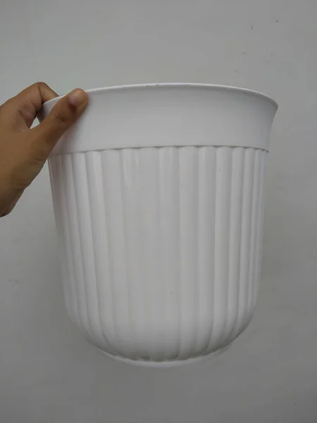 Taza Desechable Plástico Blanco Sobre Fondo Gris —  Fotos de Stock