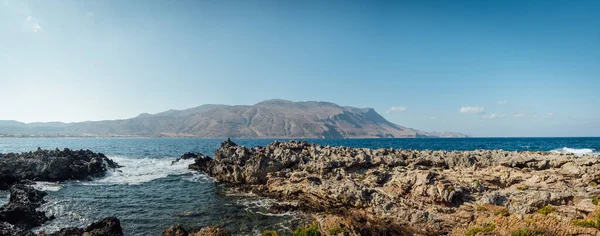 Mar Mediterrâneo Costa Rochosa Creta Grécia Localização Perto Balos — Fotografia de Stock