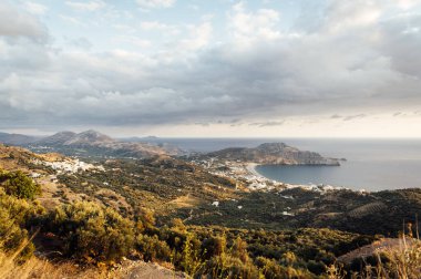 Akdeniz ve Girit 'in Rocky Sahili, Yunanistan Yeri Balos yakınlarında.