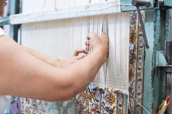Fuarda halı dokuma atölyesi düzenlendi