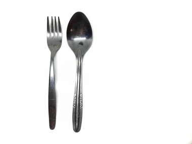 Paslanmaz çelik kaşık ve çatal izole arkaplanda