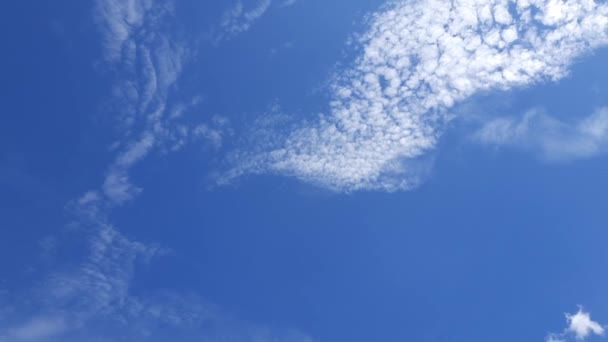 Przechwytywanie Chmur Ciągu Dnia Trybem Hiperlapse — Wideo stockowe