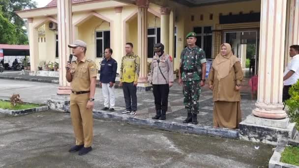 Pariaman Indonézia 2024 Február North Pariaman Alkerületi Vezető Utasításokat Szavazóhelyiségek — Stock videók