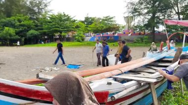 2025 Dünya Çevre Günü 'nde Pariaman Şehir Yetkilileri Plastik Atıkları Temizledi