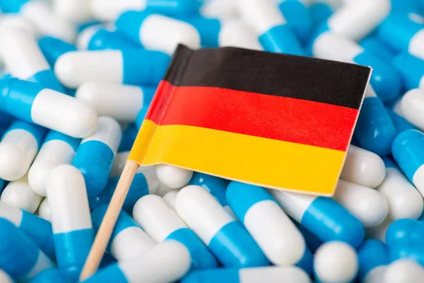 Conceito Epidemia Alemanha Bandeira Alemanha Pilhas Cápsulas — Fotografia de Stock