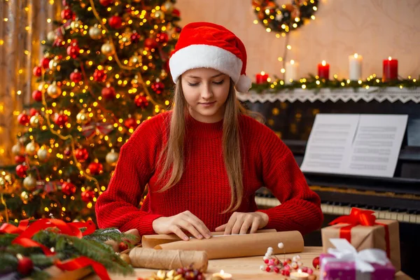 Getting Ready Christmas Wrapping Presents Cute Young Girl Red Sweater — 스톡 사진