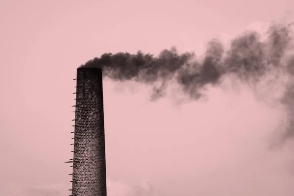 Big Industrial Pipe Dark Smoke Going Toxic Smoke Pollutes Atmosphere — Fotografia de Stock