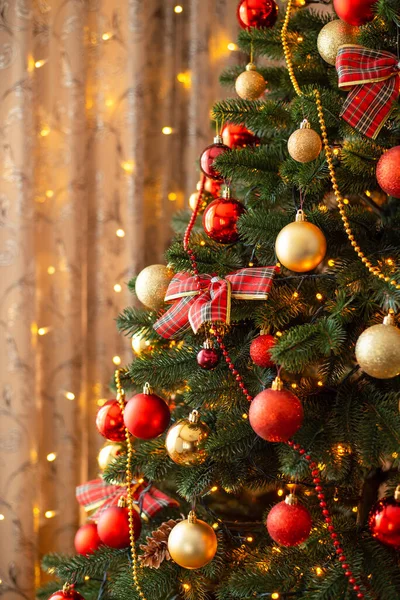Close Vertical Shot Decorated Christmas Tree Fir Tree Golden Red — Stockfoto