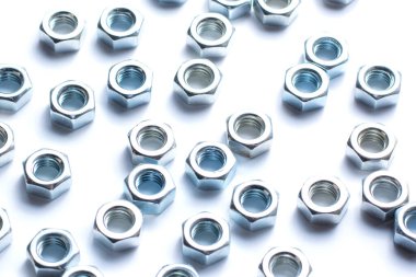 beyaz arkaplanda izole edilmiş fındık