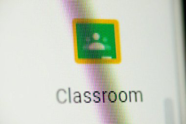 Chernihiv, Ukrayna - 12 Ocak 2022: Google Sınıfı logosu bilgisayar ekranında. Çalışma ve öğretim için Google Sınıfı uygulaması kullanılıyor