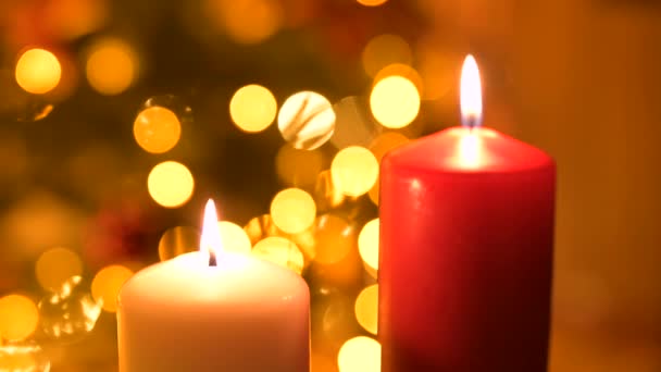 Fechar Acender Apagar Velas Natal Celebrando Natal Fundo Brilhante Luzes — Vídeo de Stock