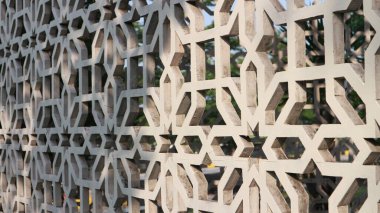 beyaz minimalist cami motif süsü