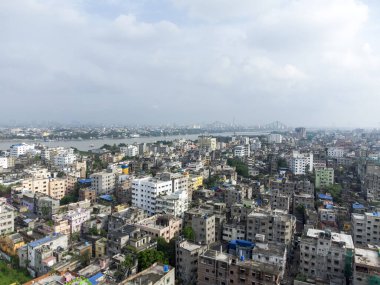 Ganj kıyılarında Howrah 'a yakın yoğun nüfuslu bir bölge.
