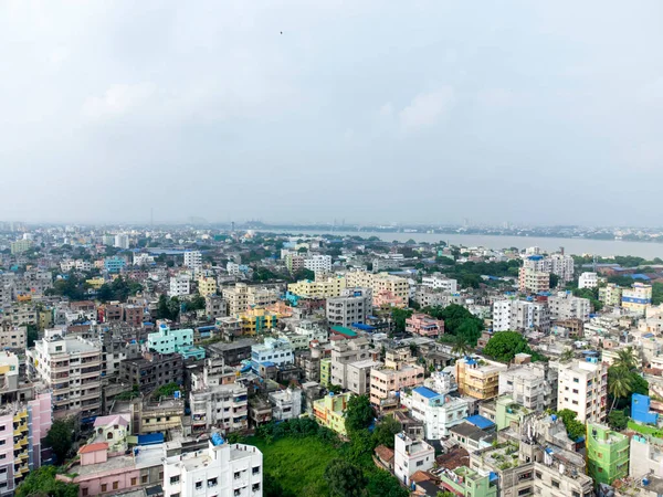 stock image A densely populated area adjacent to Howrah on the banks of the Ganges