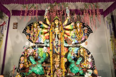 Durga Puja, Hindistan ve Batı Bengal 'in en büyük festivali. Bu puja UNESCO tarafından miras olarak ilan edildi..