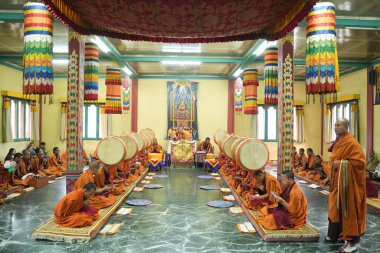 Bir Budist tapınağı ya da tapınma olduğunda keşişin iç mekanı.