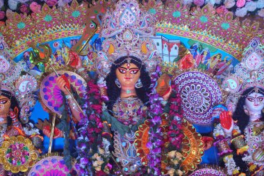 Durga Puja, Hindistan ve Batı Bengal 'in en büyük festivali. Bu puja UNESCO tarafından miras olarak ilan edildi..