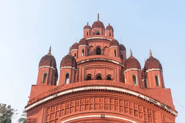 Somra Bazar Anandamayi Tapınağı 1813 yılında kuruldu. Tapınak duvarlarındaki terracotta sanatından ve dönemin sosyal sisteminden bahsedilmektedir. Bu tapınak Bireshwar Mustifi tarafından kuruldu..