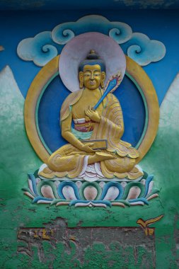 Bir Budist tapınağının farklı parçaları veya parasal. Yeni Jalpaiguri 'de bulunan Salugara Manastırı..