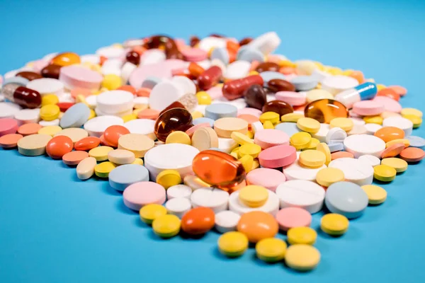 Muchos Coloridos Diferentes Medicamentos Píldoras Parte Superior Concepto Tratamiento Médico — Foto de Stock