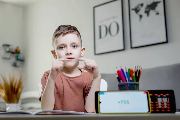 Little Boy Counting Help Mental Arithmetic Mathematics Pleasure — Foto Stock