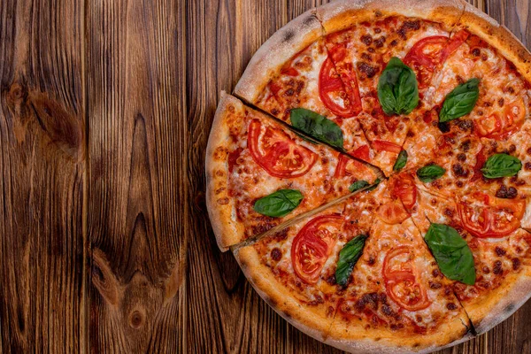Delicious Fragrant Pizza Margherita Mozzarella Tomatoes Basil Tomato Sauce Woden — Foto de Stock