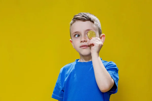 Little Happy Preschool Boy Blue Shirt Holding Bitcoin Front His — Fotografia de Stock
