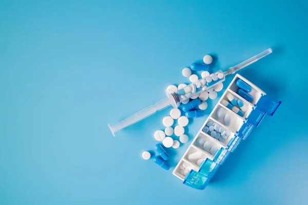 Píldoras Cápsulas Color Azul Blanco Organizador Pastillas Semanales — Foto de Stock