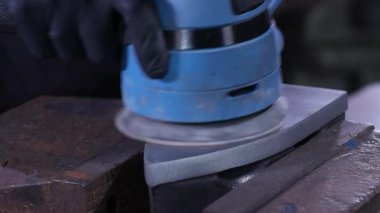 Çeşitli uygulamalar için etkili Güç Araçları kullanan Kesinlik Öğütme Süreci