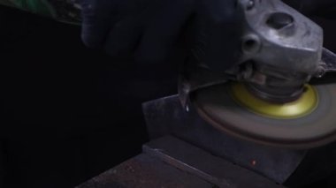 Çeşitli uygulamalar için etkili Güç Araçları kullanan Kesinlik Öğütme Süreci