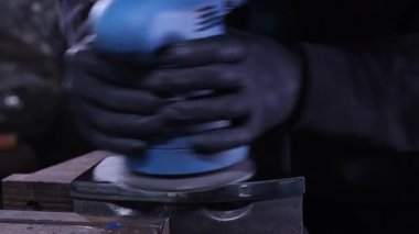 Çeşitli uygulamalar için etkili Güç Araçları kullanan Kesinlik Öğütme Süreci