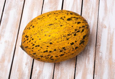 Markette güzel olgun kavunlar