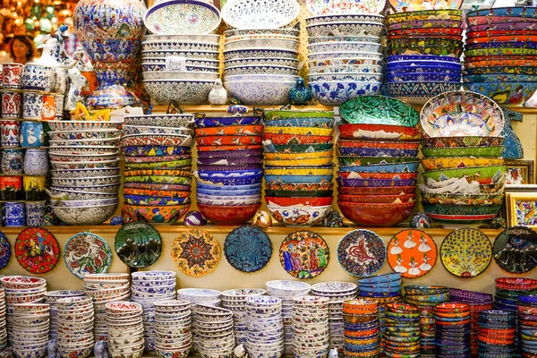 バザールでトルコの陶器 — ストック写真