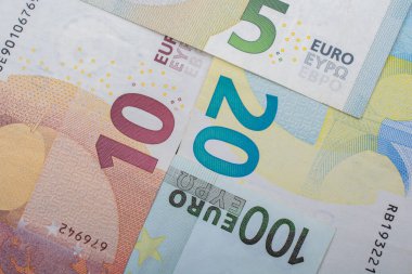 Finansal geçmiş. Euro banknotları. İş, finans, yatırım, tasarruf, yolsuzluk kavramı.